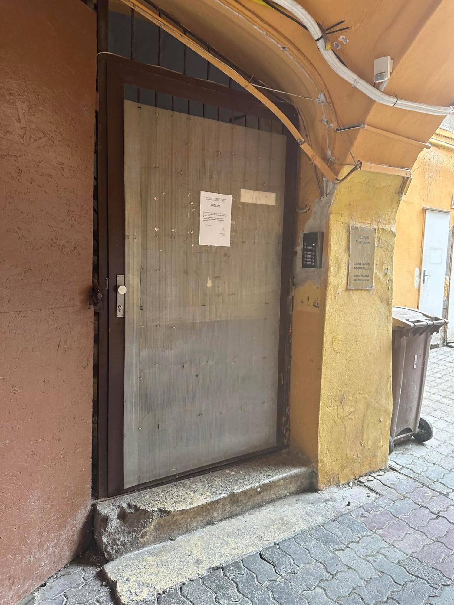 C Private Room In City Center In براتسيلافا المظهر الخارجي الصورة